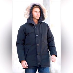 Canada Goose men's Chateau parka/ Down Winter Coat Size M Color: Dark Navy Blue.